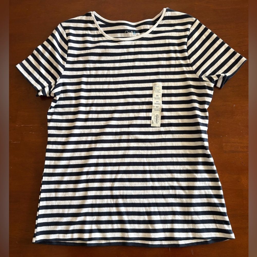 NWT Croft & Barrowยฎ Navy Classic Stripe Essential Crewneck Tee size Medium - Picture 2 of 8